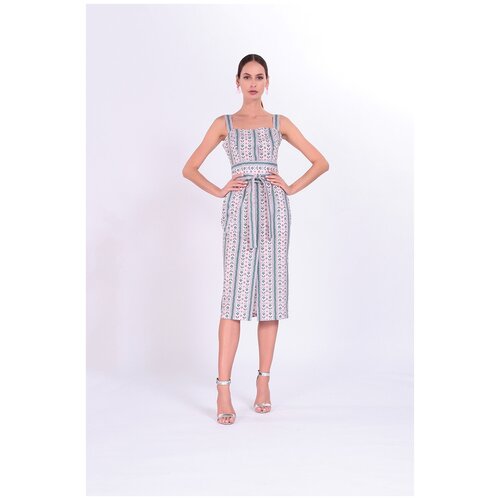 Платье средней длины