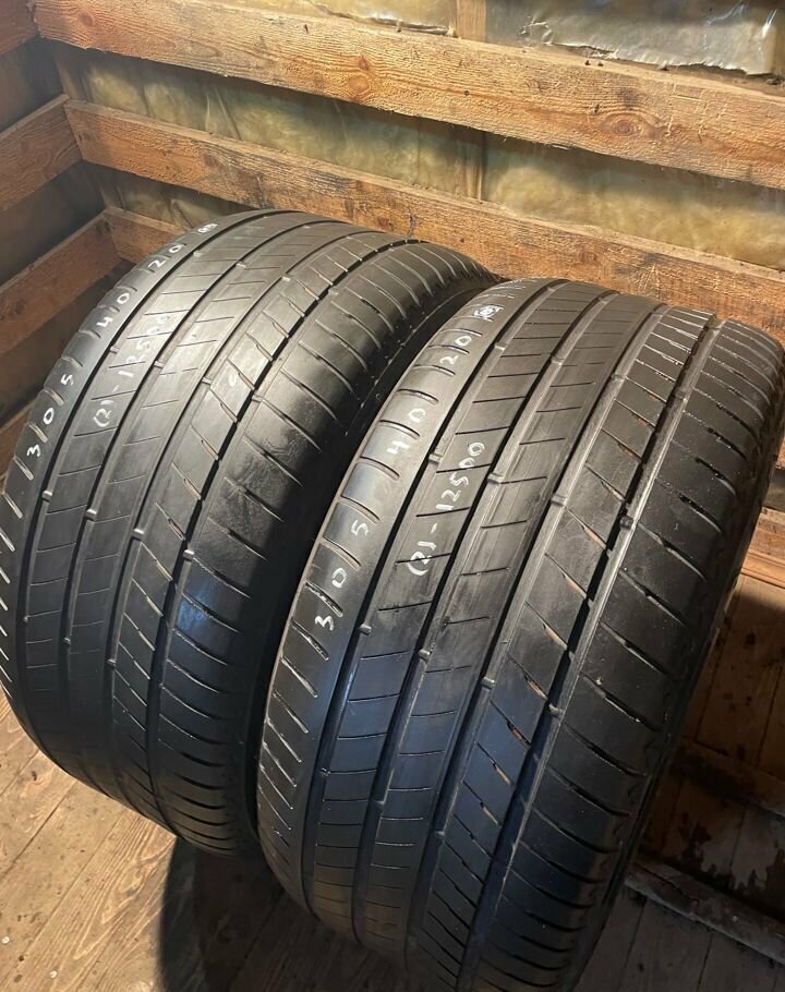 Bridgestone Alenza 001 305/40 R20 (цена за пару 2 штуки)