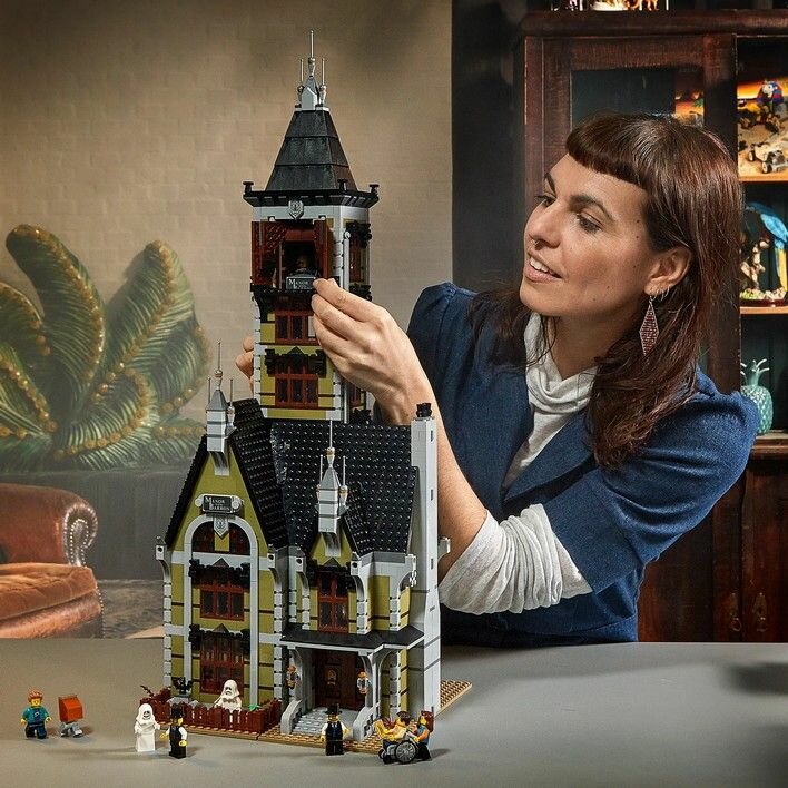 Lego 10273 sale