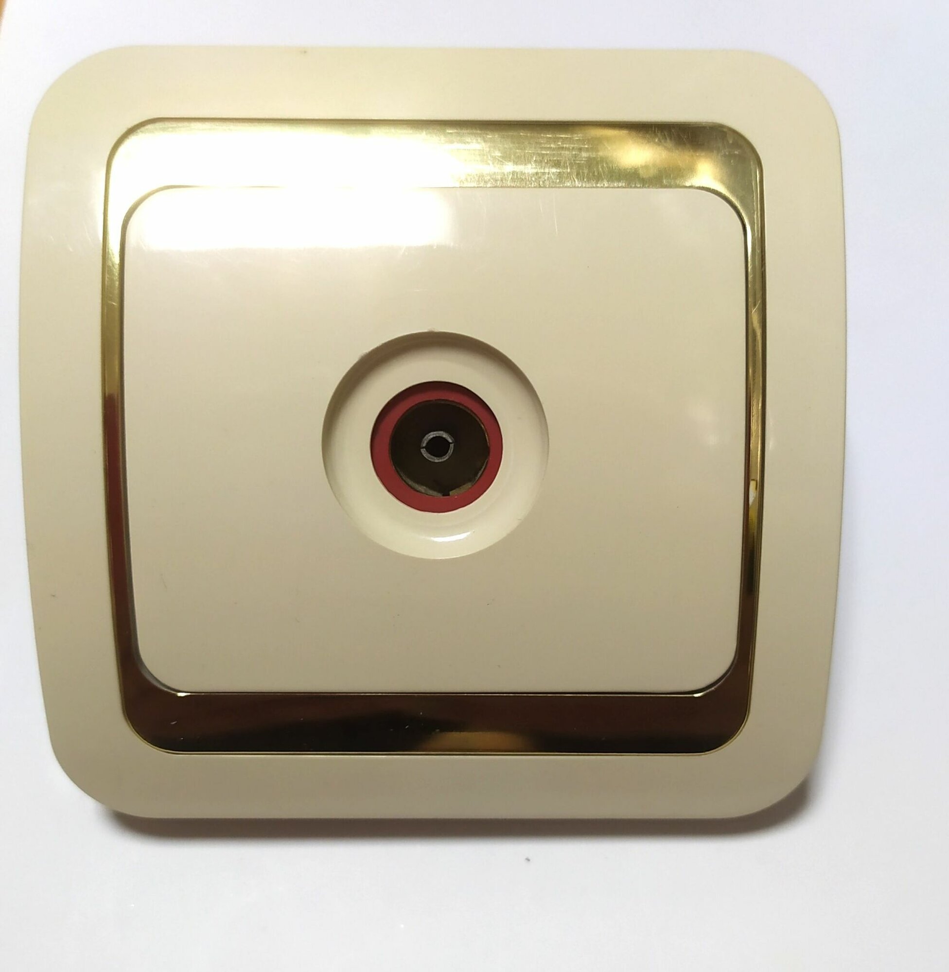 Розетка TV Makel Mimoza 12607 крем-золото.