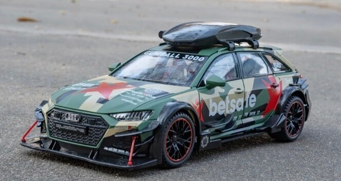 Коллекционная модель Audi RS6 DTM Avant 1:24 с багажником (металл, свет, звук)