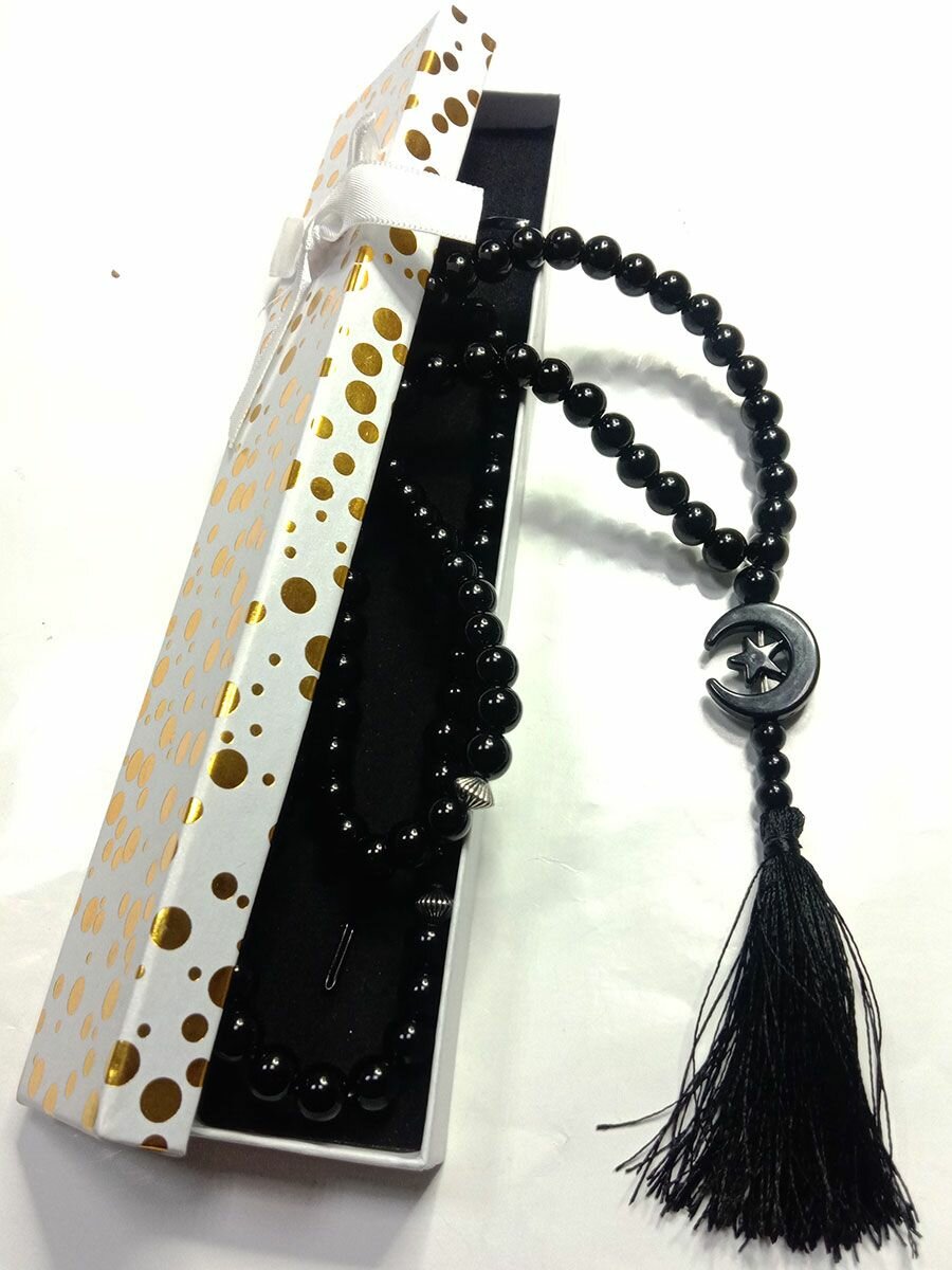 Мусульманские четки из черного агата 99 бусин диаметр бусины 8 мм. с полумесяцем общая длина 38 см.