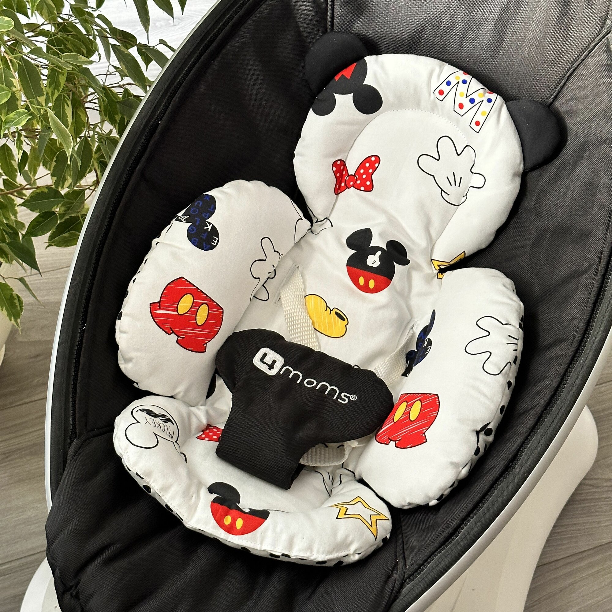 Вкладыш матрасик для электронных качелей Мамару 4moms mamaroo Микки