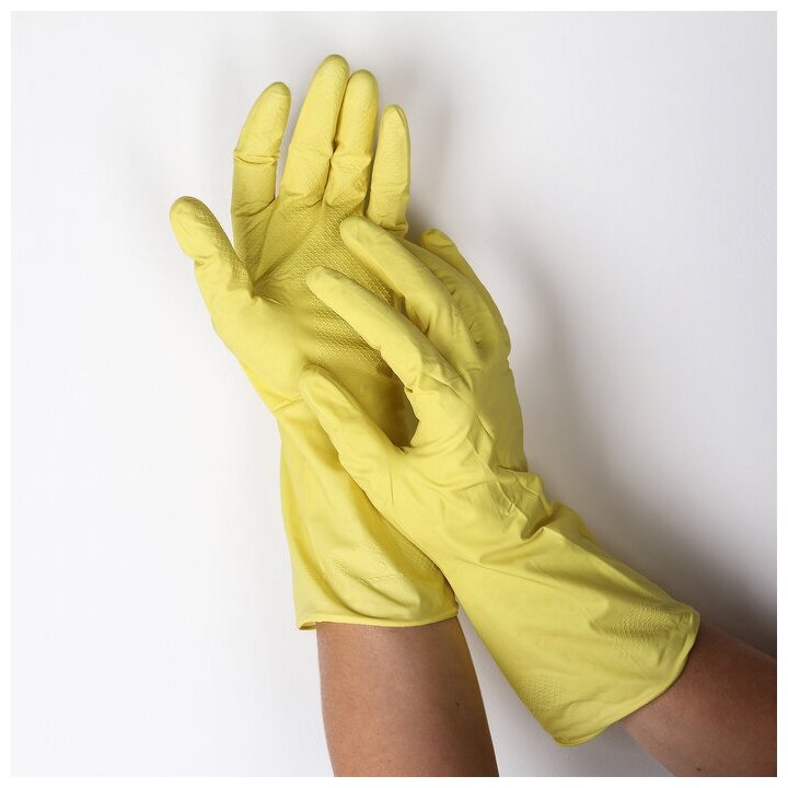 Перчатки хозяйственные латексные "Для деликатной уборки" Komfi с х/б напылением S желтые DGL016L - фотография № 1