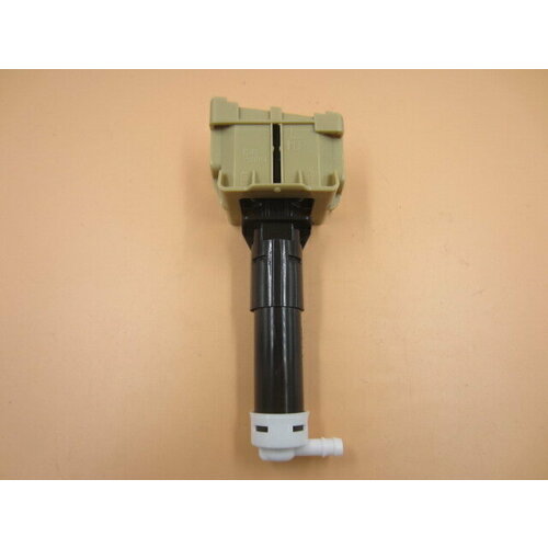 Форсунка омывателя фары левая совместима с Mazda CX-5 2012-2017 KD495182Y 3500₽