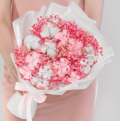 Изображение товара Дуо-букет Мегацвет24 "Малиновый Пирог", гипсофила и хлопок, дизайнерская упаковка