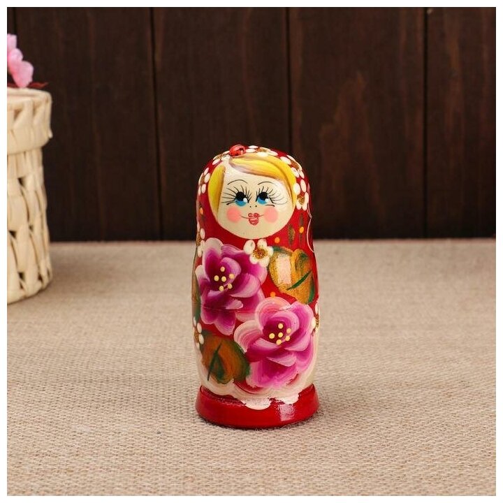 Матрёшка 3-х кукольная "Таня"розы, с божьей коровкой, 11см, ручная роспись. 6032597 - фотография № 4