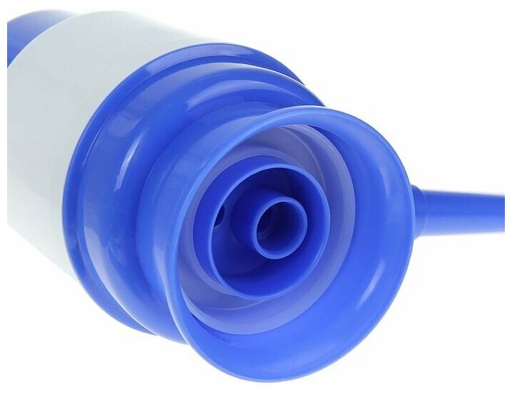 Помпа для воды LESOTO Mini, механическая, под бутыль от 11 до 19 л, голубая - фотография № 2