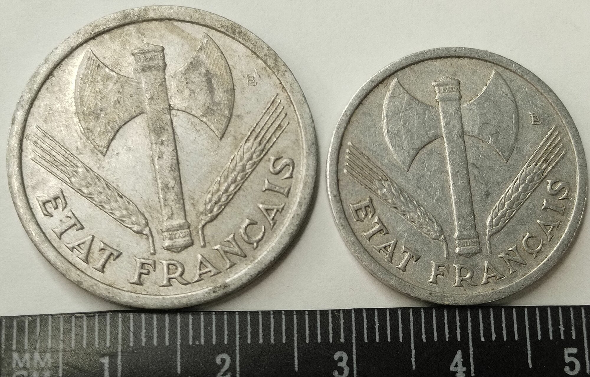Франция. Набор 2 монеты 1 и 2 франка, немецкая оккупация, режим Виши.