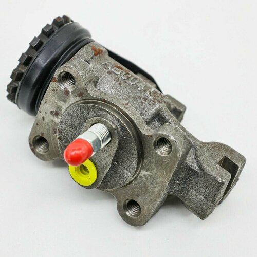 Рабочий тормозной цилиндр передний ISUZU ELF 3852 диаметр 41 с прокачкой левый ZEVS 2460₽