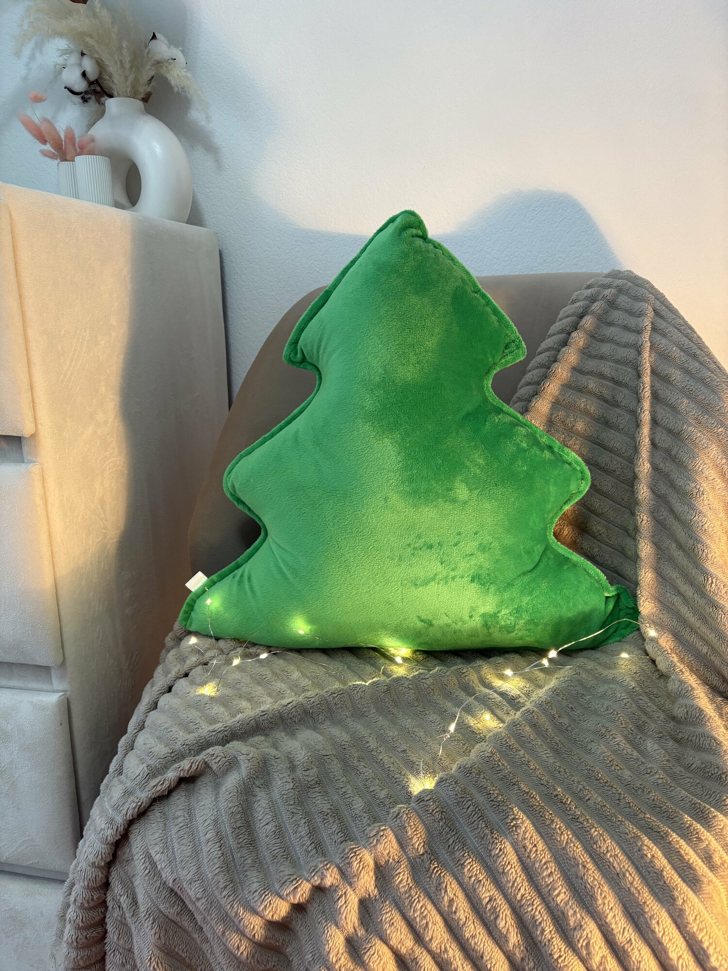 Декоративная подушка Sweet Home for Kids "Елка"зеленая  фигурная вельбоа ворс 43х45 см