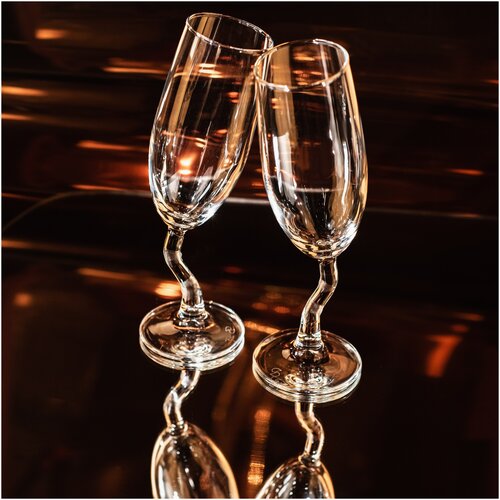 Подарочный набор - два бокала для шампанского серии Хмельное стекло
