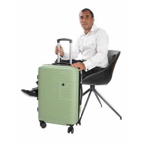 Чемодан Ультра ЛАЙТ, 35 л, размер S, зеленый