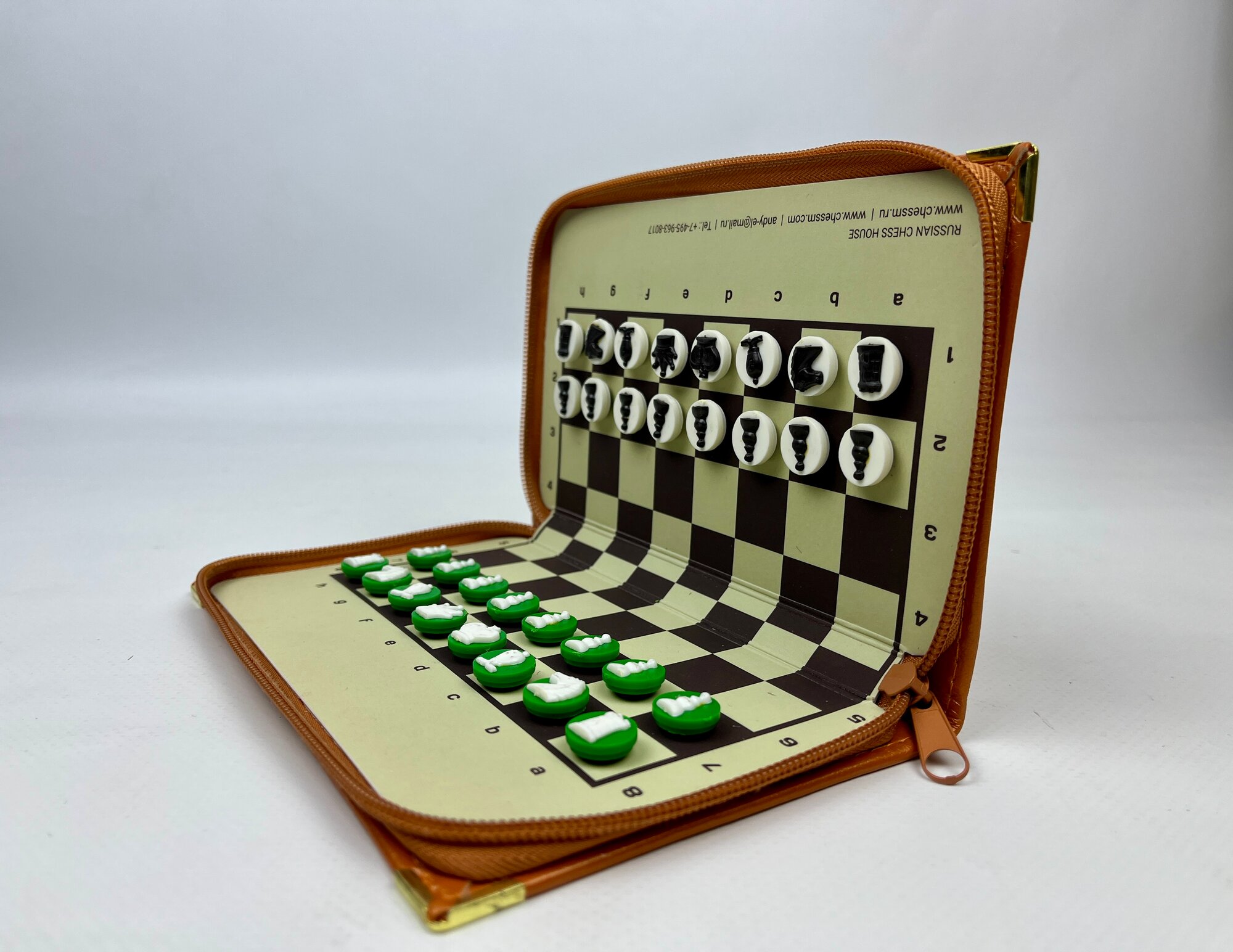 Шахматы карманные магнитные "Chessm" аналог советских шахмат "Симза" (Коричневый футляр, зеленые фигуры)