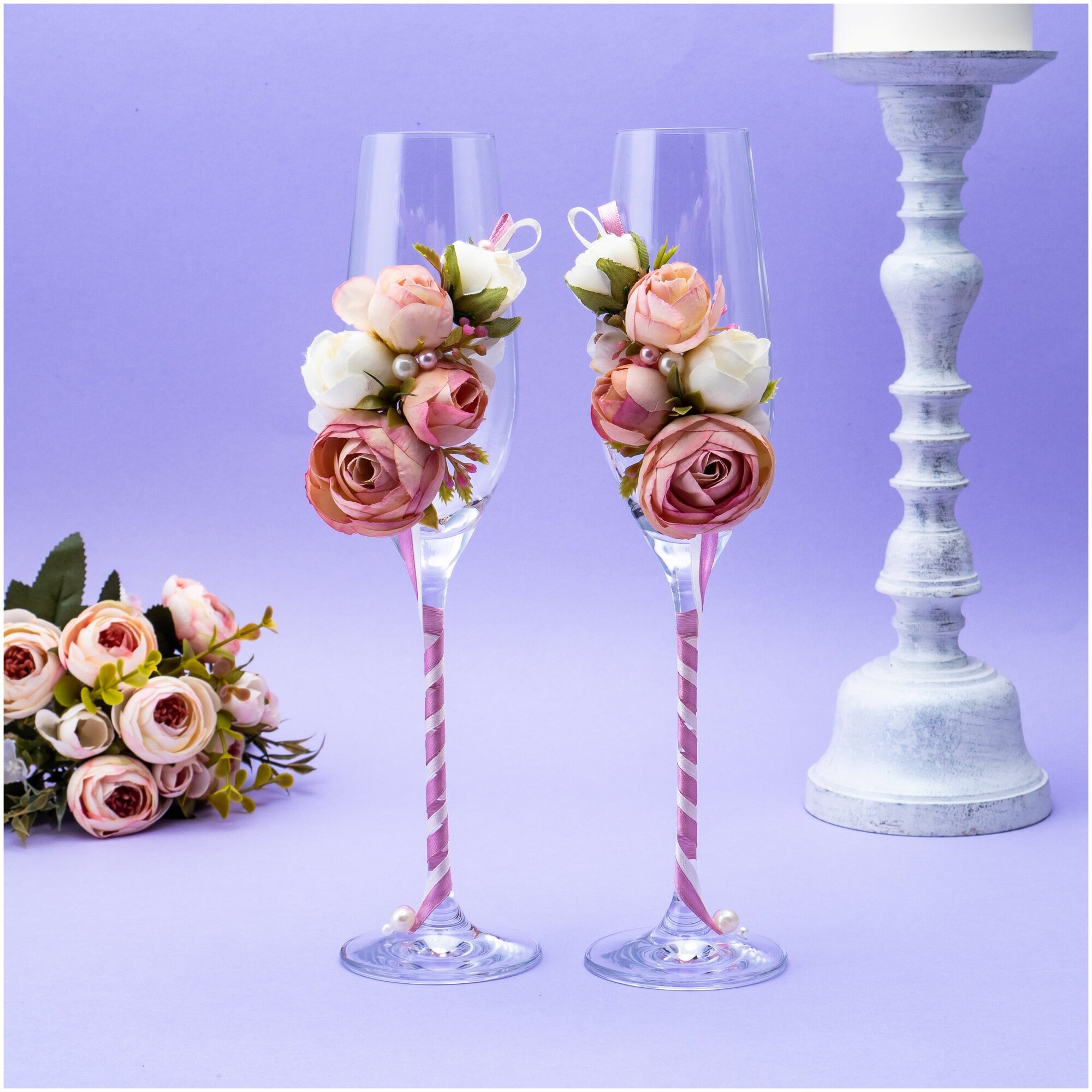 Свадебные бокалы для молодоженов "Пудровые розы" с атласными лентами и искусственными бутонами в нежной розовой палитре, 2 штуки