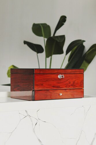 Изображение товара Шкатулка премиум для драгоценностей "ISMAT GBH35", дерево, коричневая, с замком и зеркалом