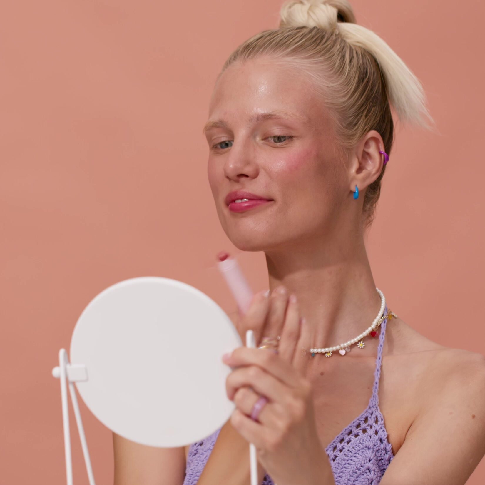 Румяна - помада для лица 2 в 1 BLONDESISTER LIP OR CHEEK тон 04 berry red кремовые — фото 1