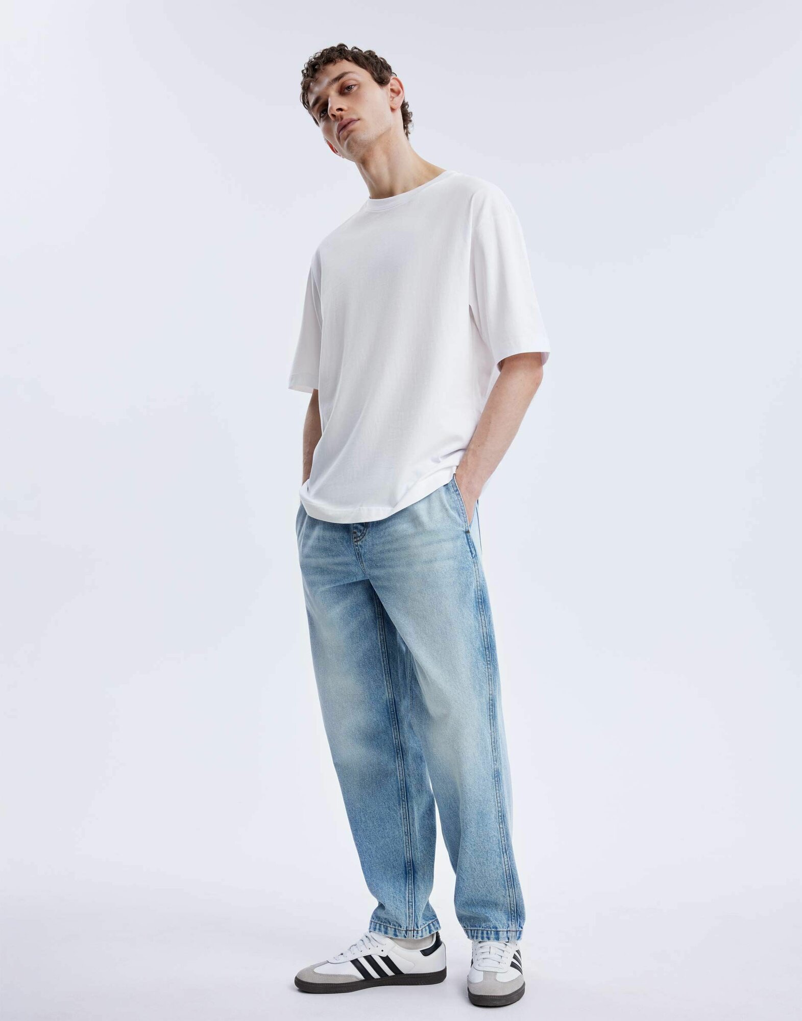 Джинсы зауженные Gloria Jeans, размер M/182 (48-50), синий