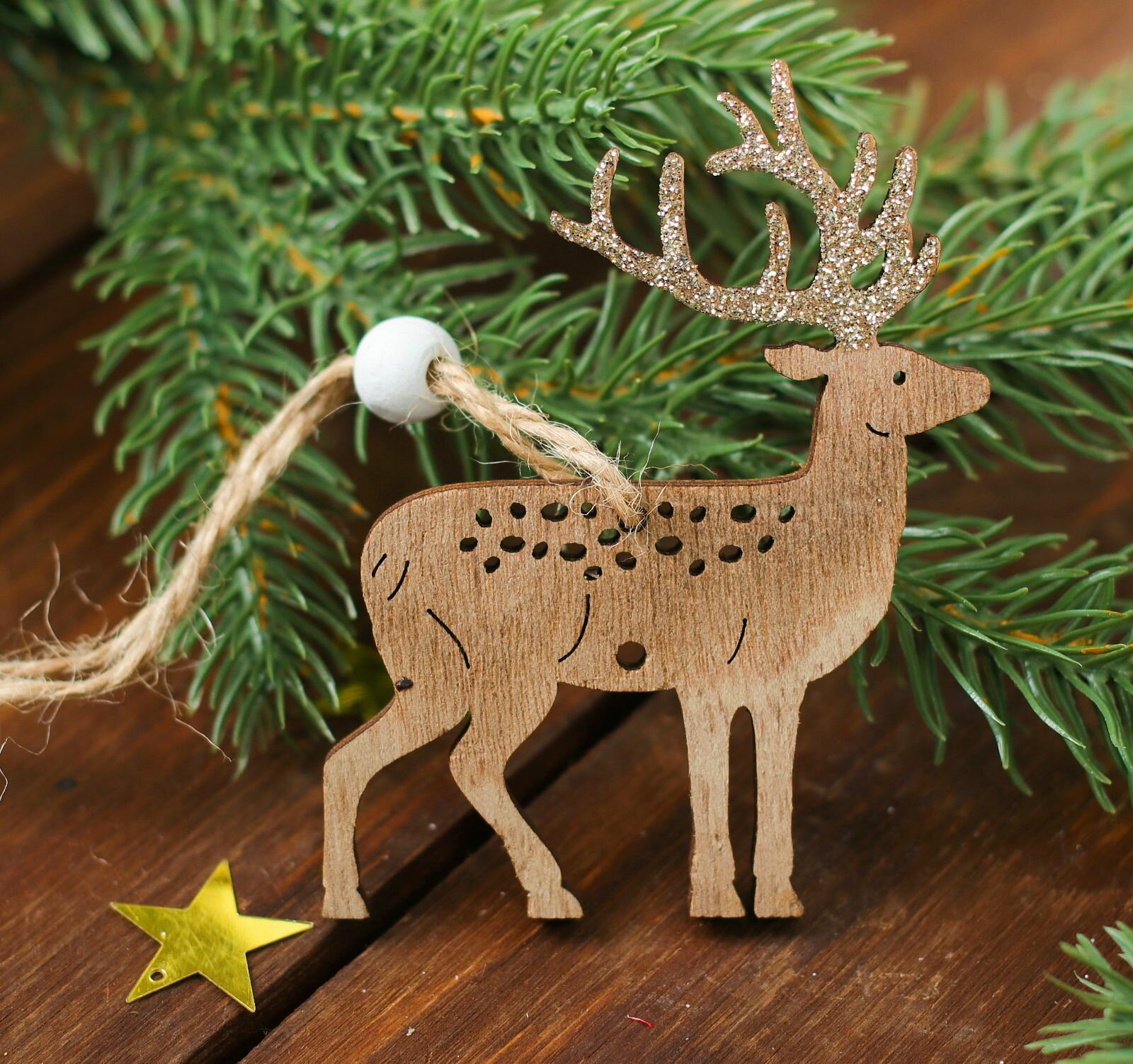 Новогодняя подвеска-игрушка на елку "Золотой олень" из дерева, цвет натуральный, праздничный декор