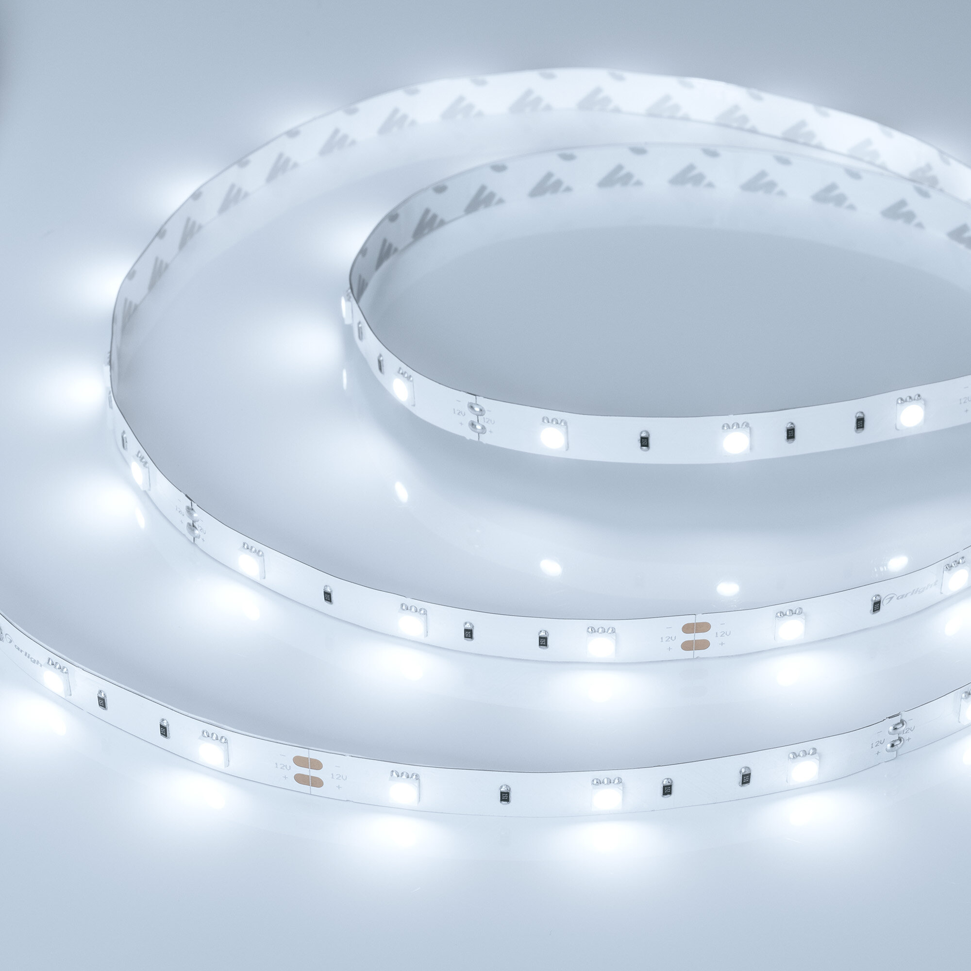 016890 Лента RT 2-5000 12V Cool 8K (5060, 150 LED, LUX) (Arlight, 7.2 Вт/м, IP20)