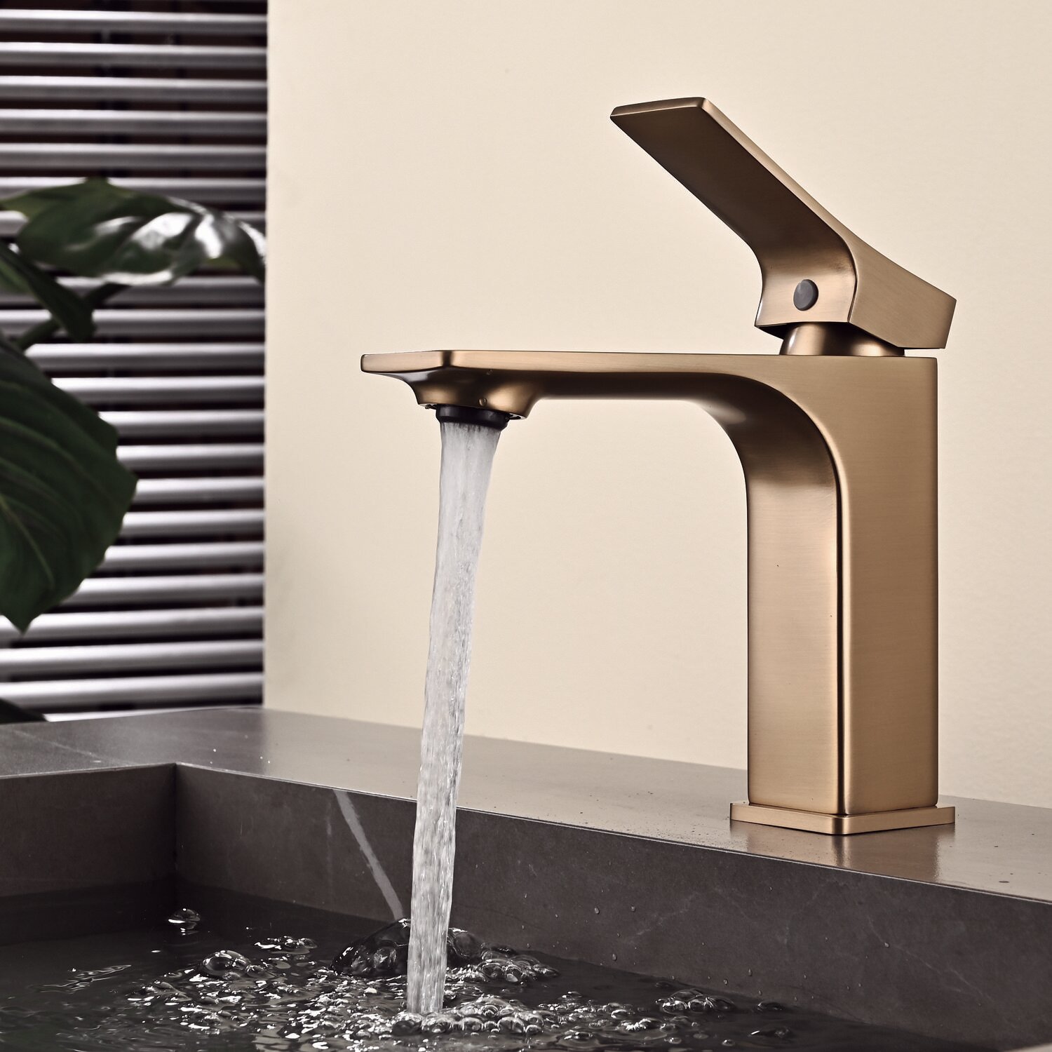 Смеситель для раковины Shevanik S6101G золотой сатин — фото 1