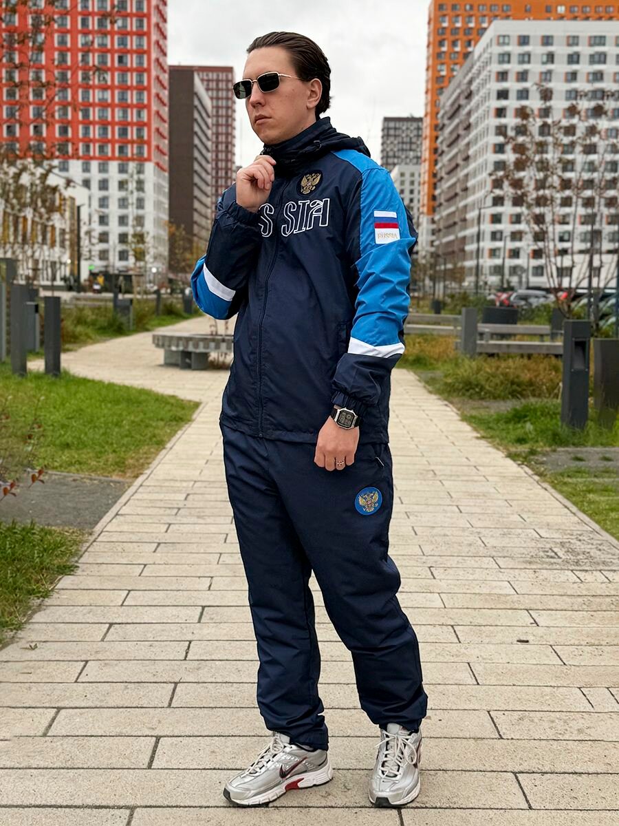 Костюм спортивный