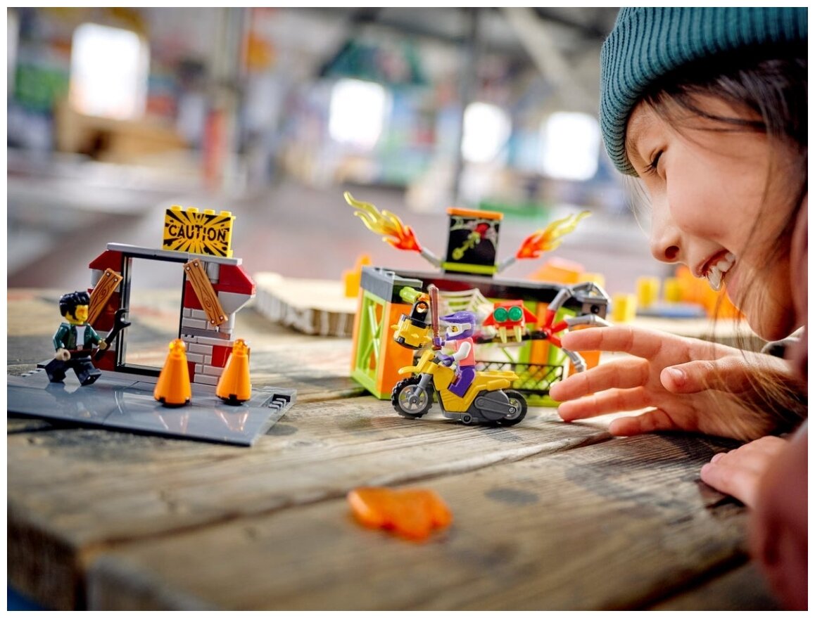 Конструктор Lego City Парк каскадеров - фото №16