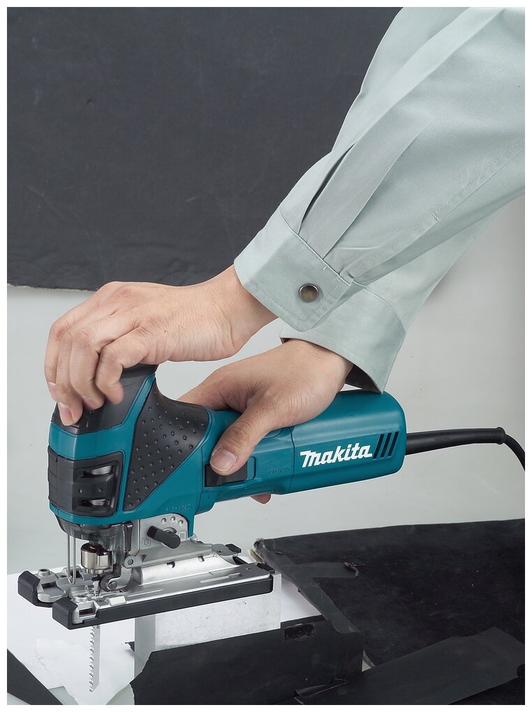 Электролобзик Makita 4351FCT, 720 Вт - фотография № 13