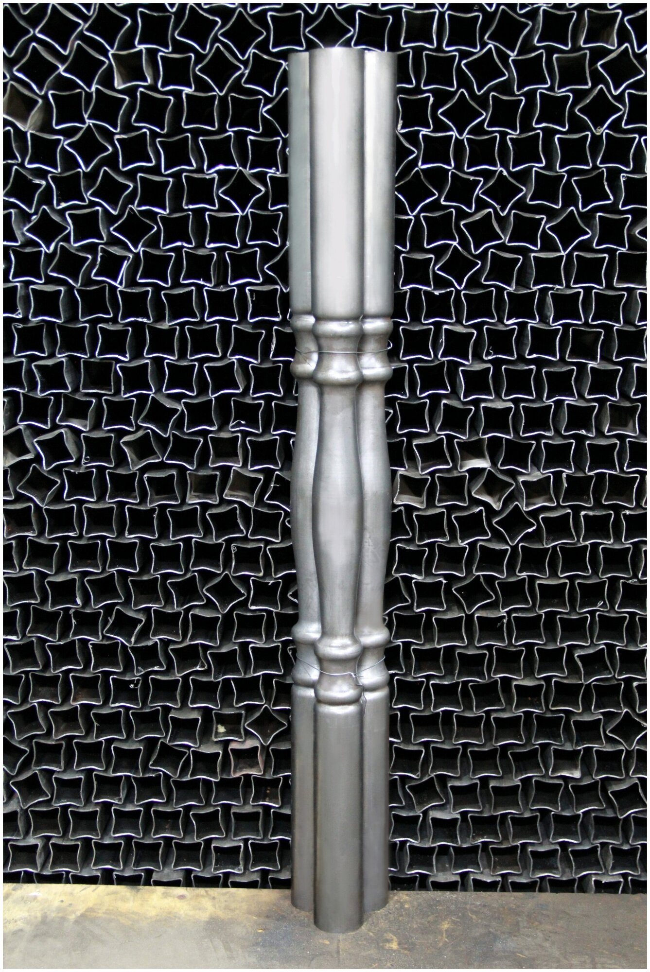Набор балясин кованых металлических Royal Kovka, 3 шт., диаметр 60 мм, круглые окончания диаметром 60 мм, арт. 60.1 КР 3 - фотография № 2