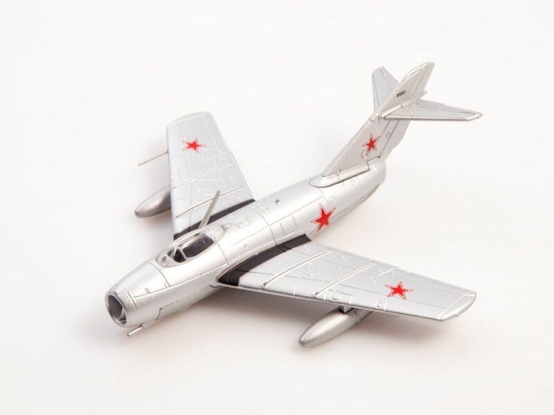 Масштабная модель 1/93, самолет МИГ-15 — фото 1