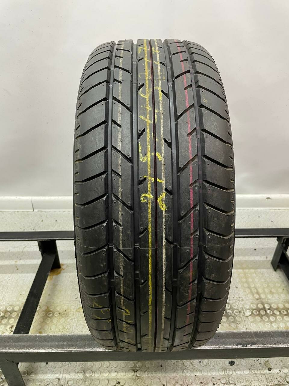 Bridgestone Potenza RE040 215/45 R17 без пробега Шины Летние