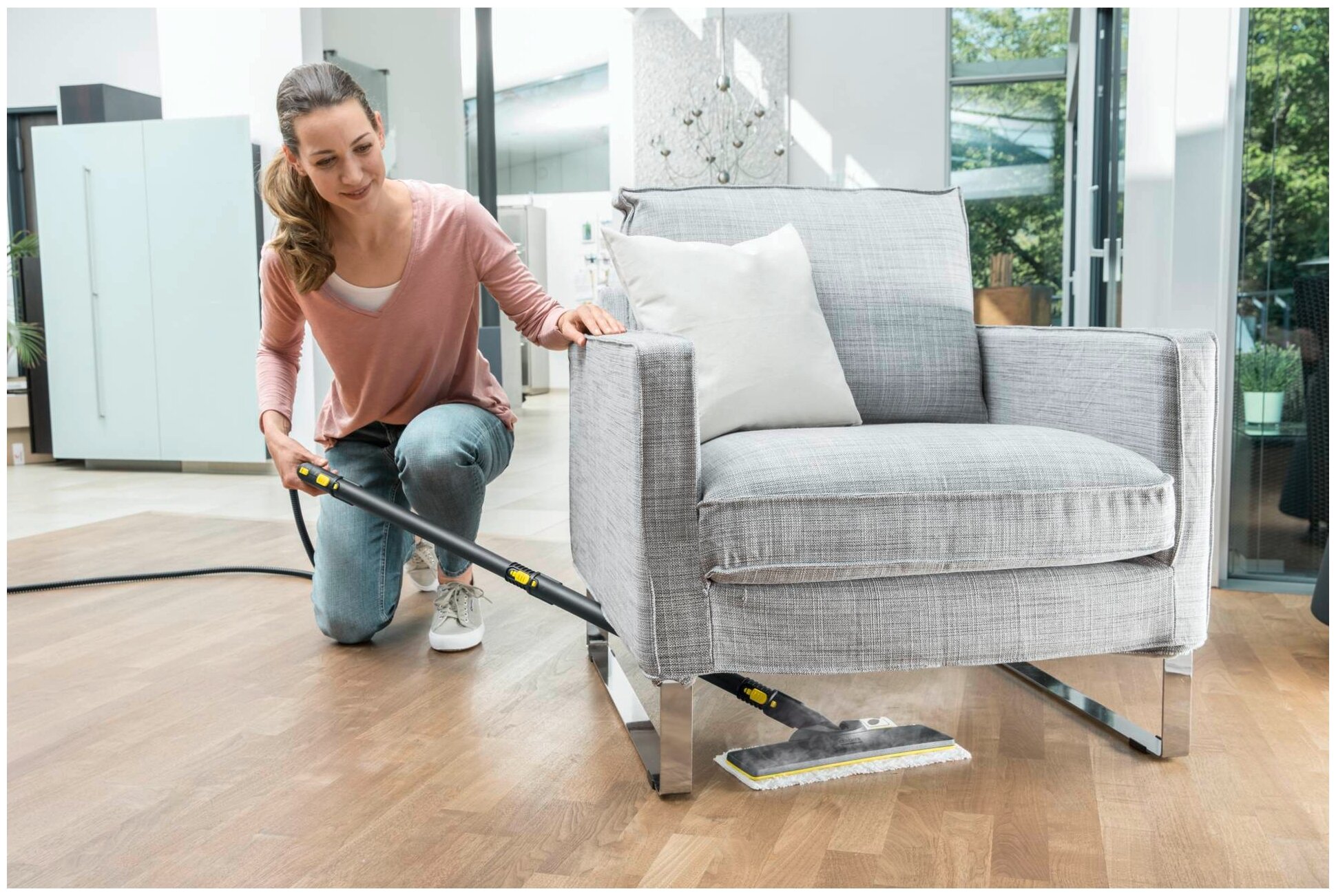 Пароочиститель Karcher SC 2 EasyFix + аксессуары VELER: 2 салфетки для пола, 2 обтяжки для ручной насадки, 4 щёточки, насадка для мойки окон - фотография № 10