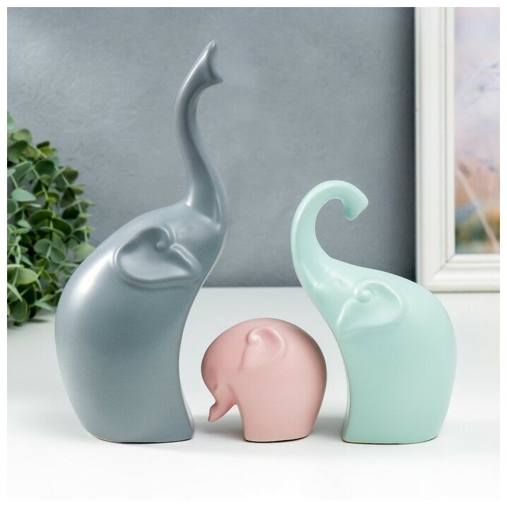 фото Сувенир керамика "Семья слонов" пастель матовый набор 3 шт h=7 см 15,5 см 23,5 см