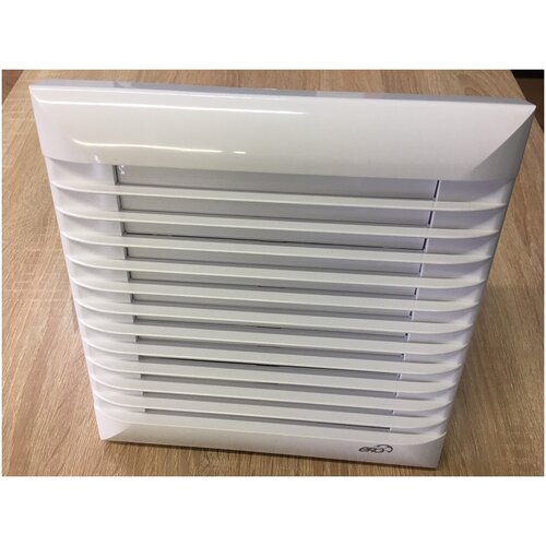 Вытяжной вентилятор бытовой((с автоматическими жалюзи) (150) (EURO 6A/вентилятор вытяжной / малошумный / Вытяжка в ванную.