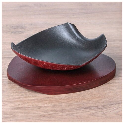 Сковорода чугунная Антиквариат d20 см на деревянной подставке 2226₽