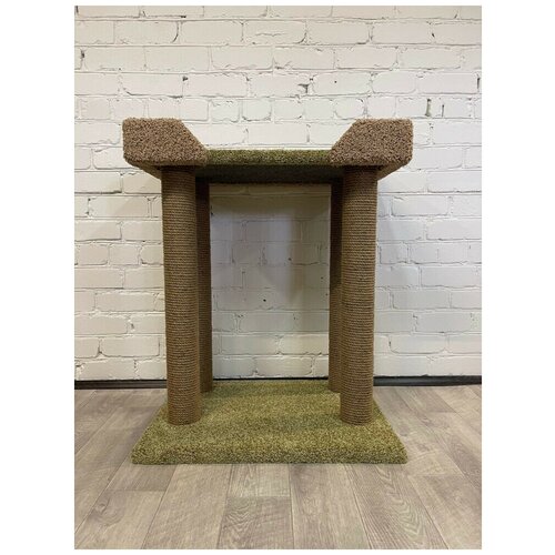 Когтеточка с просторной лежанкой 50*80. Высота комплекса 1 метр.