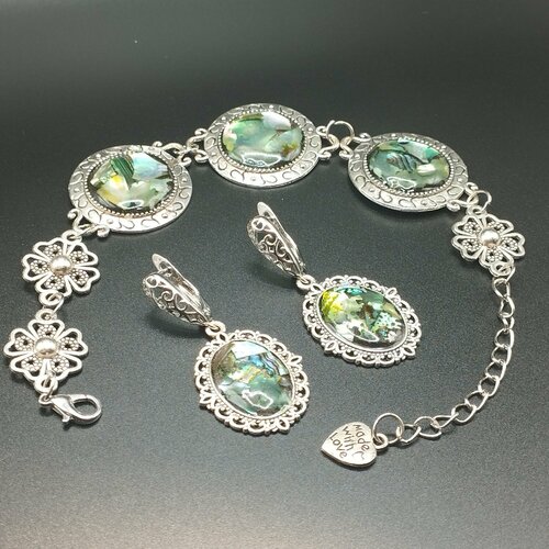 Серьги с подвесками ракушка перламутр зеленый 1190₽