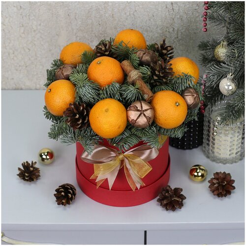 Новогодний композиция на стол в шляпной коробке с мандаринами и нобилисом "Мандаринка"