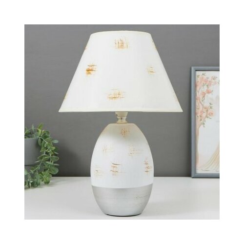 фото Лампа настольная 16393/1 e14 40вт белый 22х22х37 см risalux