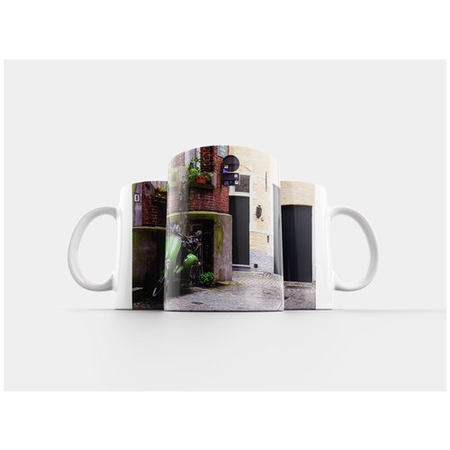 фото Кружка "городской, место действия, скутер" 320 мл lotsprints