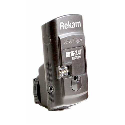 Радиотрансмиттер (передатчик) Rekam RD16T для синхронизации затвора фотокамеры с импульсными осветителями серии Master Pro, 2,4 ГГц, 16-ти канальный штатив rekam mobipod e 110