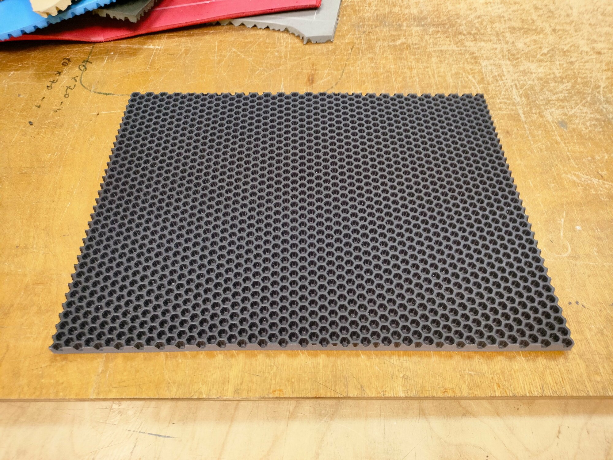 фото EVA коврик придверный серые соты