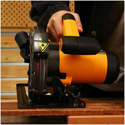 фото Циркулярная пила deko dkcs1800-190 laser 1800вт, 190мм диск, лазерный указатель 083-1011