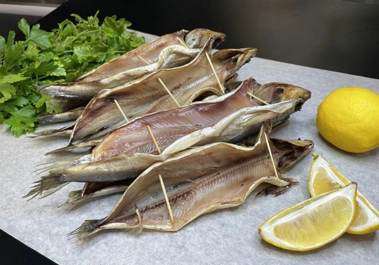 Омуль Байкальский вяленый в вакуумной упаковке 2кг.