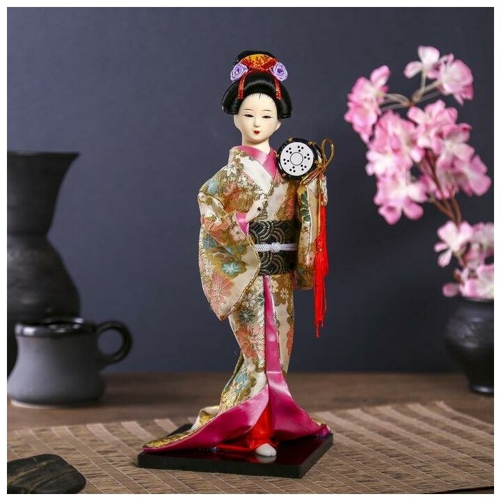 Кукла коллекционная КНР "Гейша в шелковом кимоно с барабаном", 22,5 см (1062512)