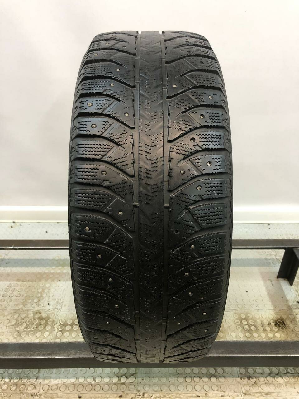 Bridgestone Ice Cruiser 7000 215/60 R16 БУ Шины Зимние