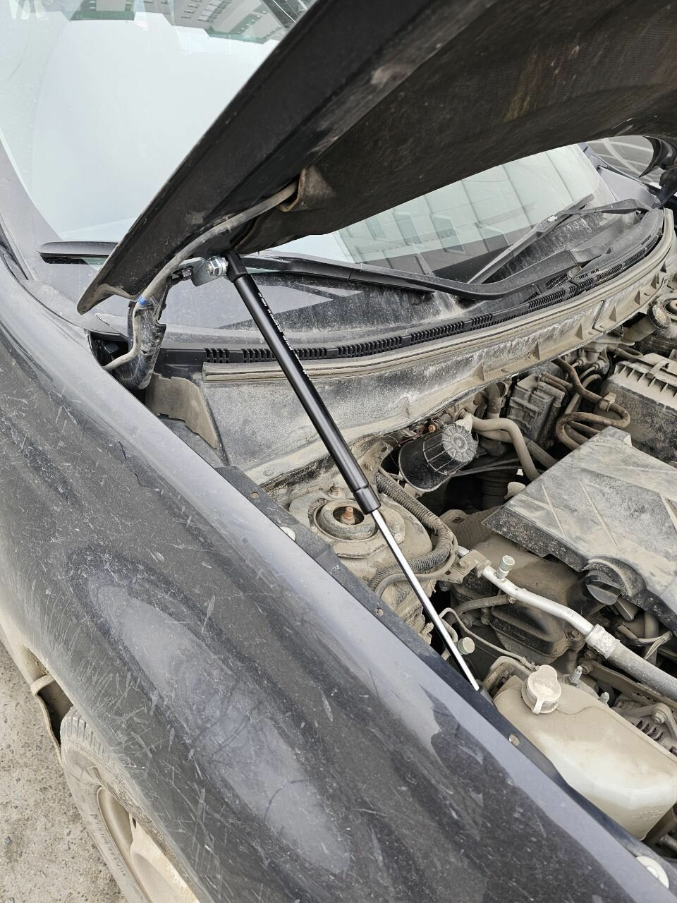 Газовые упоры капота для MITSUBISHI ASX I 2010-2020 без сверления, комплект — фото 1