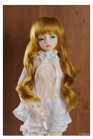 Dollmore 8-9 Goungju ST Wig R.Blond D3 (Парик рыжеватый блонд длинный с крупными локонами и челкой размер 20-23 см для кукол Доллмор / Пуллип)