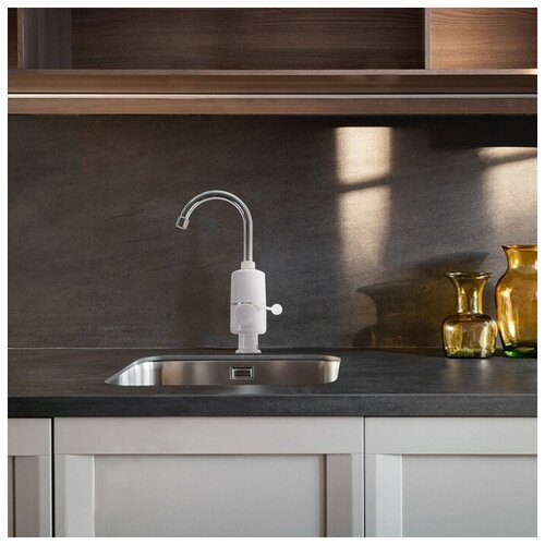 Luazon Home Кран-водонагреватель Luazon LHT-01 проточный 3 кВт 220 В белый 519000₽