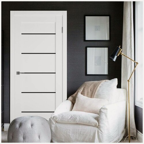 Изображение товара Межкомнатная дверь E27 белая 600х2000 мм черное стекло (комплект с коробкой и наличниками)